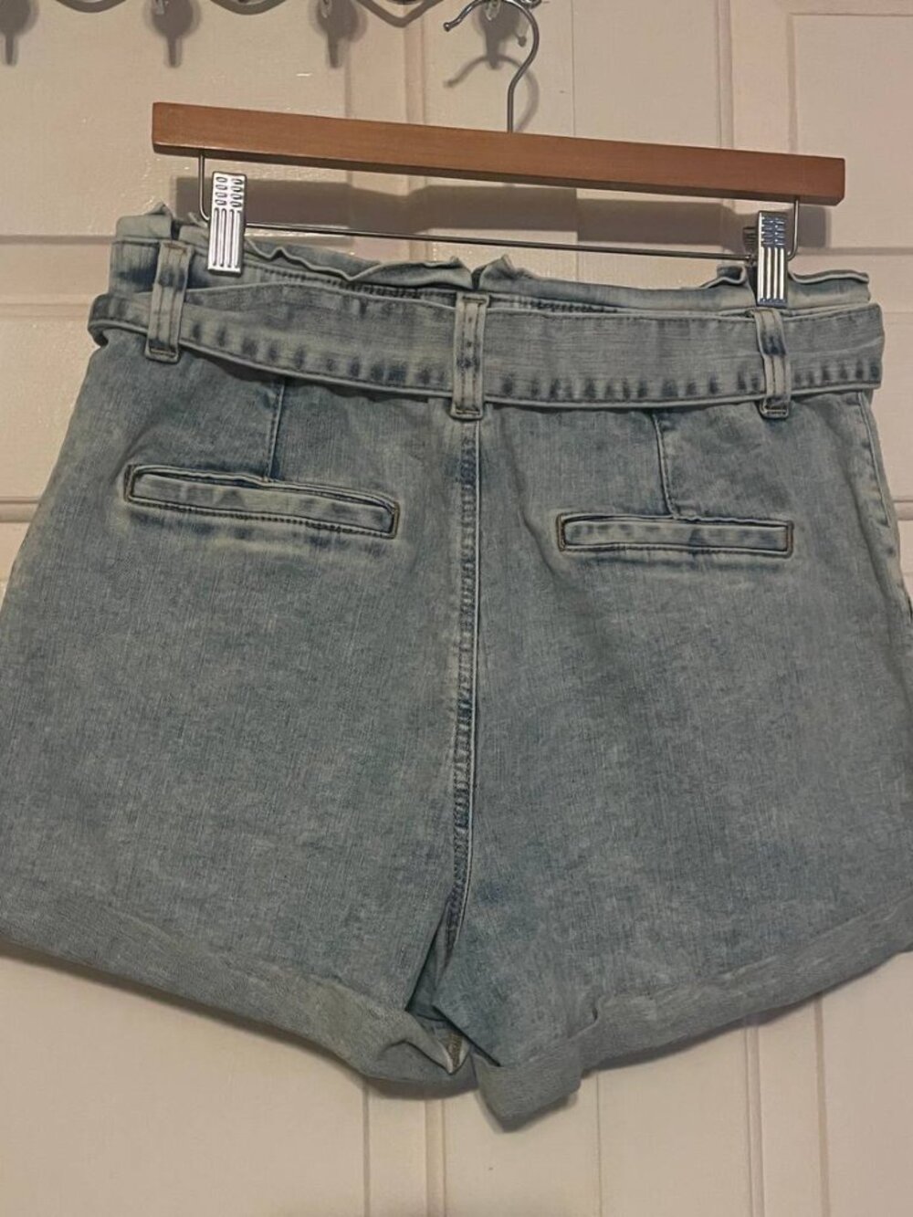 EXPRESS Light Acid Wash Paperbag Waist Super High Rise Denim Shorts 10 - - Picture 4 of 6